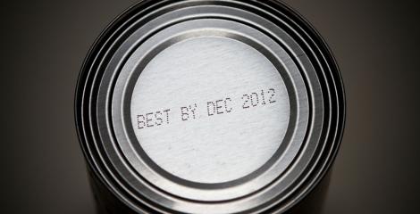 Can with "best used by" date printed on top